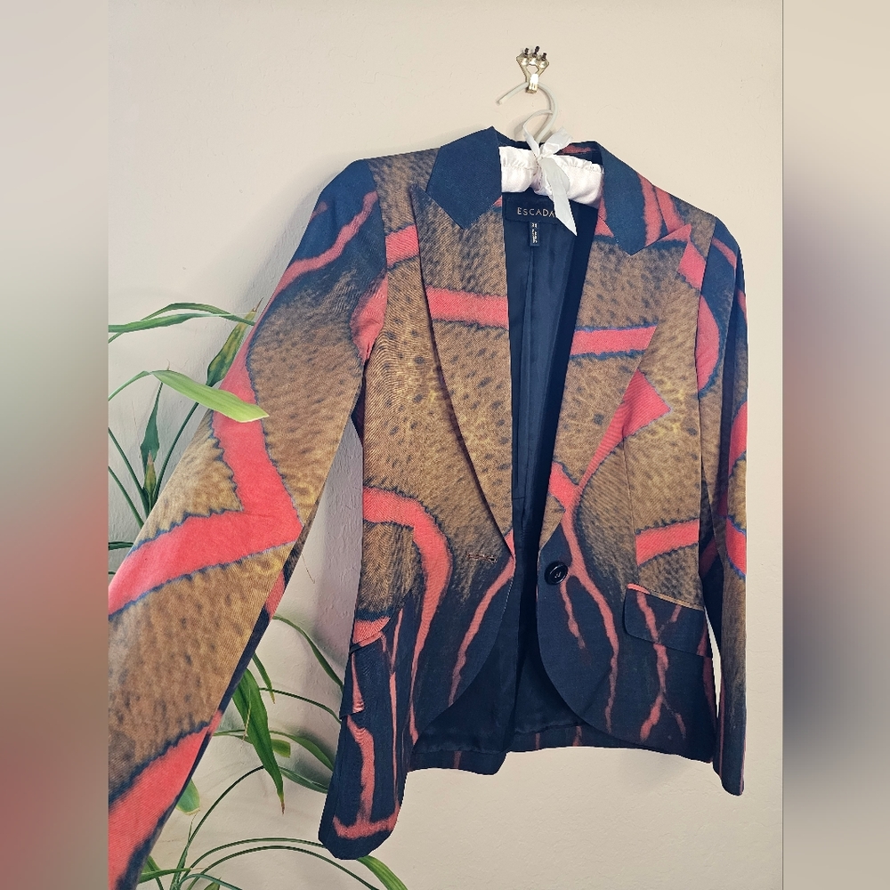 Escada fantasy print blazer